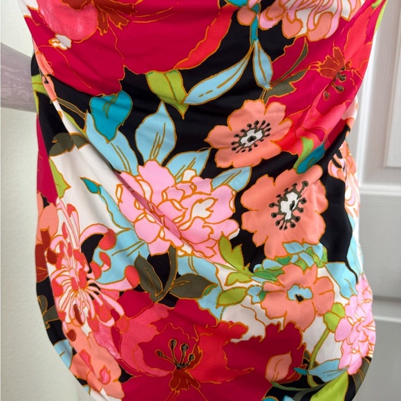 Time And Tru Halter Woman’s Swimsuit One Piece Tropical Print Size 16W - Picture 10 of 13